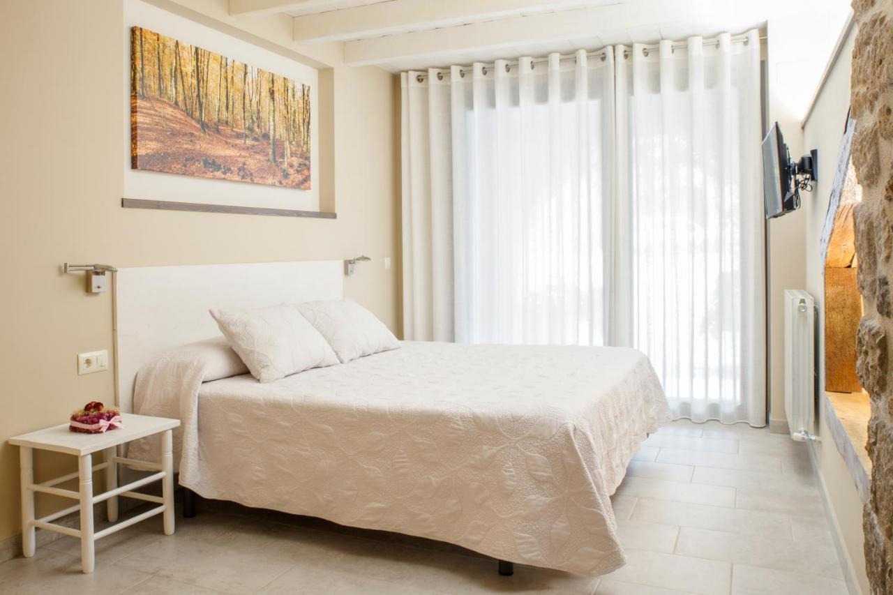 Habitacions Placa Major Santa Pau Εξωτερικό φωτογραφία