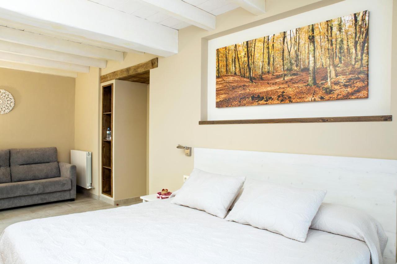Habitacions Placa Major Santa Pau Εξωτερικό φωτογραφία